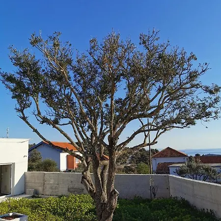 Peaceful With Private Pool And Free Parking Villa Sevid