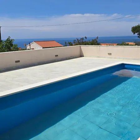 Peaceful With Private Pool And Free Parking *