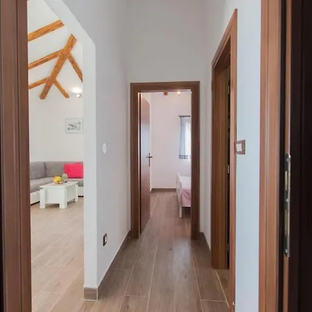 Peaceful With Private Pool And Free Parking Villa
