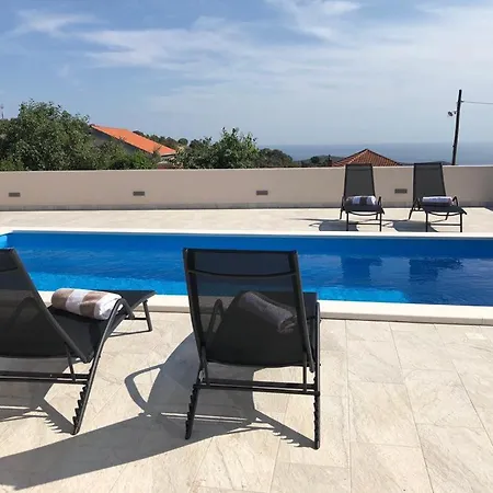Villa Peaceful With Private Pool And Free Parking *
