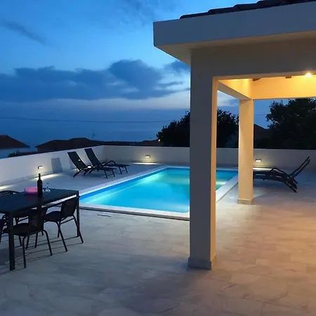 Peaceful With Private Pool And Free Parking * Sevid